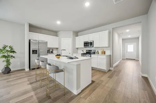 909 Pistachio Drive, Alvarado, TX 76009