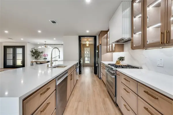 3895 Antigua Circle, Dallas, TX 75244