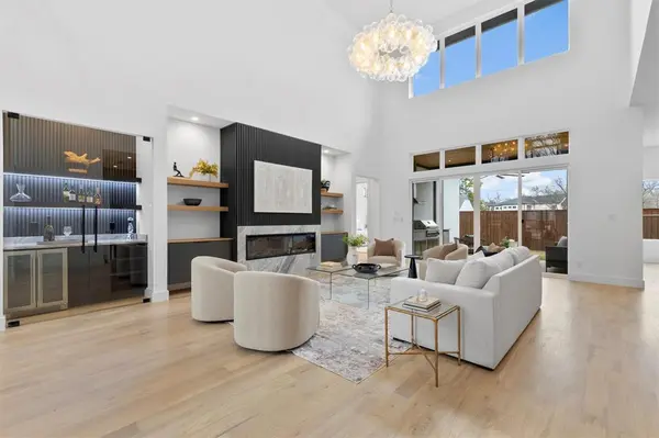 9428 Hobart Street, Dallas, TX 75218