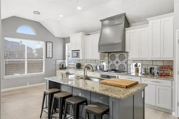 1801 Rim Rock Trail, Mansfield, TX 76063