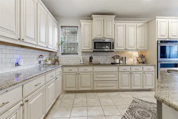 11728 Dixon Drive, Fort Worth, TX 76108