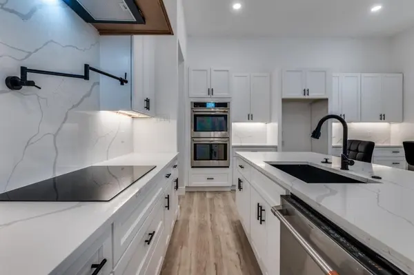 2802 Guymon Street, Dallas, TX 75212