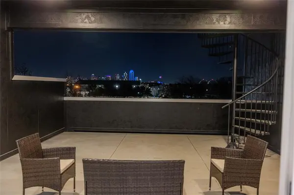 2806 Guymon Street, Dallas, TX 75212