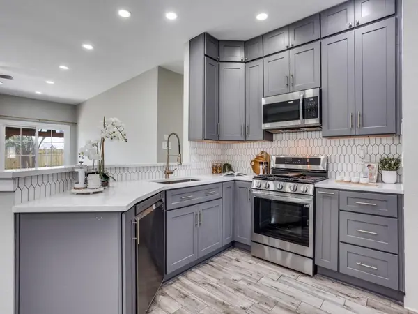 220 Peach Tree Drive, Murphy, TX 75094