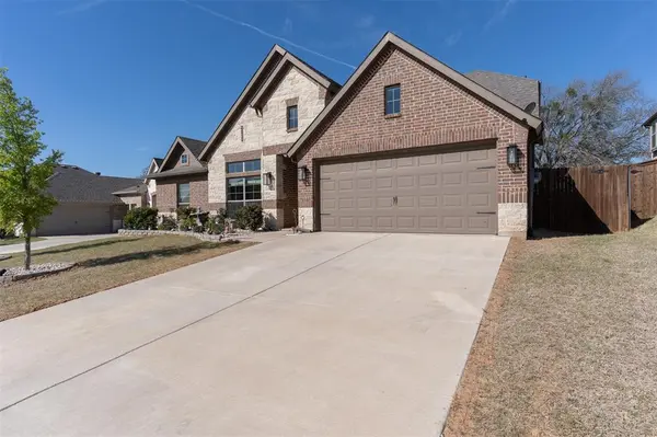 145 Mockingbird Hill Drive, Joshua, TX 76058