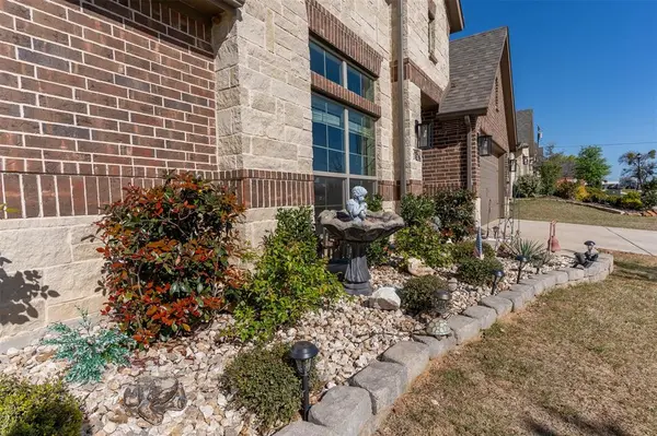 145 Mockingbird Hill Drive, Joshua, TX 76058