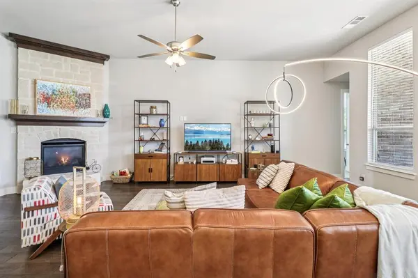 847 Longbranch Way, Little Elm, TX 76227