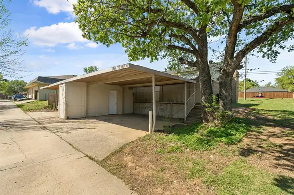 7318 Davis Boulevard, North Richland Hills, TX 76182