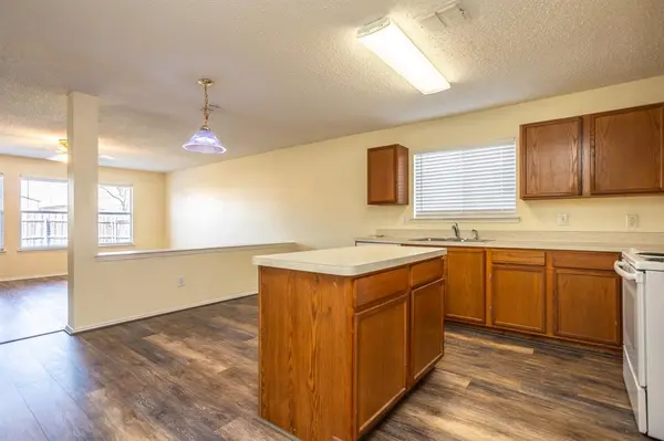 2415 Mallory Lane, Lancaster, TX 75134