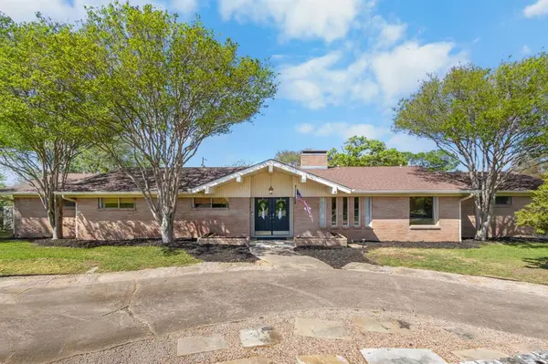 1016 Hummingbird Lane, Woodway, TX 76712