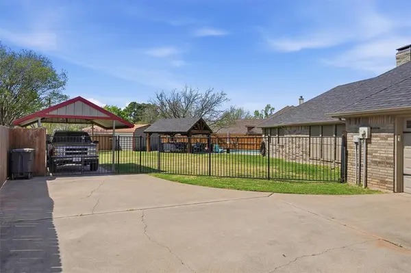 3802 Buena Vista Circle, Granbury, TX 76049