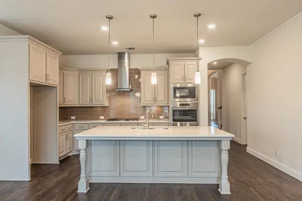 2044 Remington Drive, Irving, TX 75063