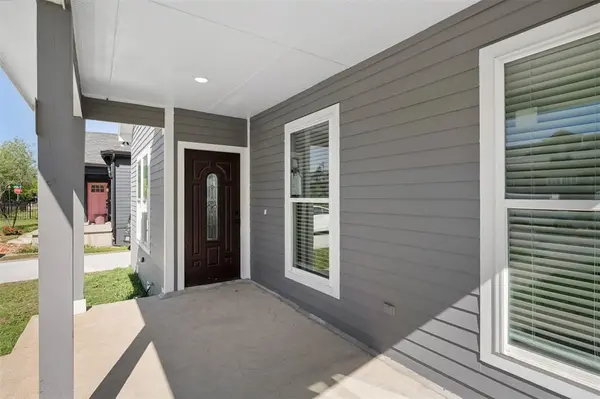 915 E Humbolt Street, Fort Worth, TX 76104