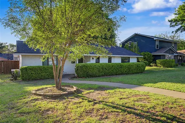 337 Merribrook Trail, Duncanville, TX 75116