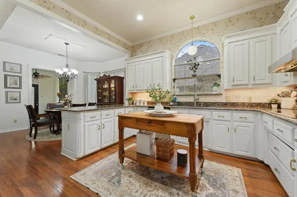 626 Creekbend Drive, Mesquite, TX 75149