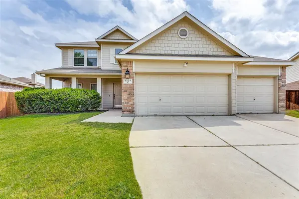 8233 Delafield Drive, Fort Worth, TX 76131