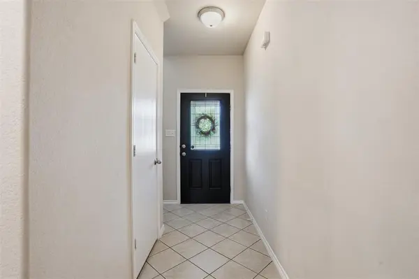 637 S Redford Lane, White Settlement, TX 76108