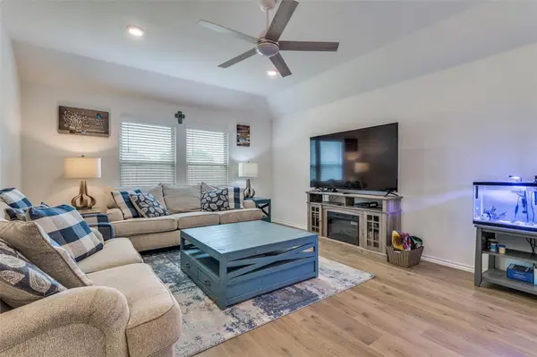 1604 Knoll Crest Drive, Kaufman, TX 75142