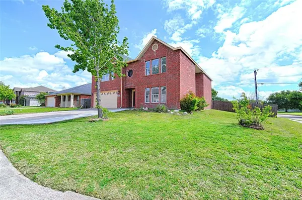 3188 Spyglass Drive, Grand Prairie, TX 75052