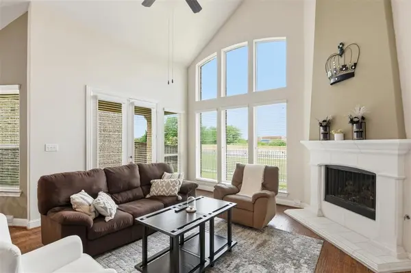 8224 Lindsay Gardens, The Colony, TX 75056