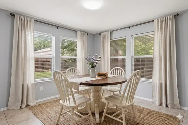 601 Amy Way, Euless, TX 76039