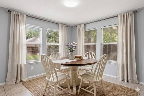 601 Amy Way, Euless, TX 76039