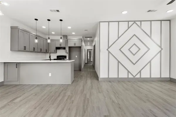 715 Ezekial Avenue, Dallas, TX 75217