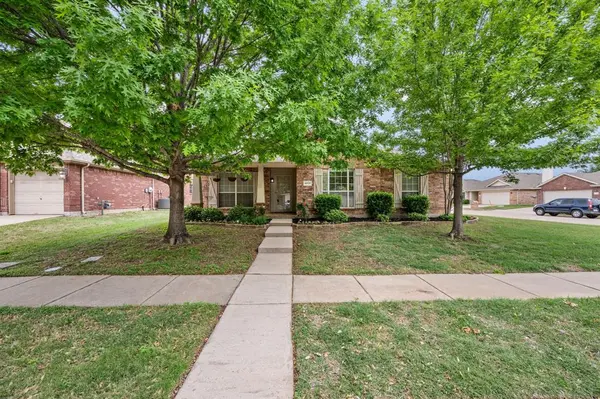 6929 Prairie Dawn Lane, North Richland Hills, TX 76180