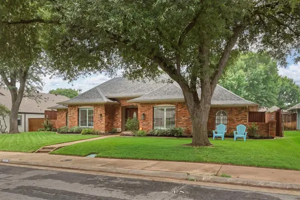 9510 Hill View Drive, Dallas, TX 75231