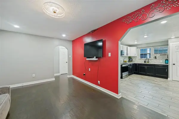 4332 Quails Lane, Fort Worth, TX 76119