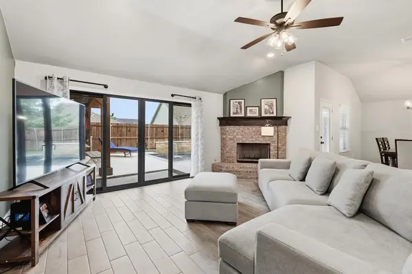 624 Aeronca Drive, Saginaw, TX 76179