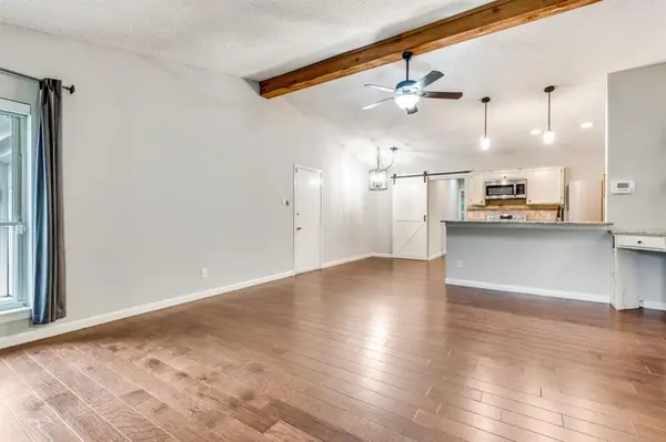 1041 S Riverside Drive, Grapevine, TX 76051