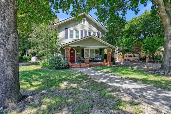 706 N Woods Street, Sherman, TX 75092