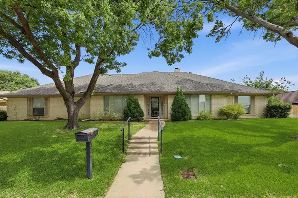 4500 French Lake Drive, Fort Worth, TX 76133