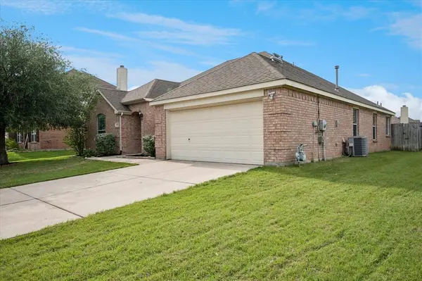13452 Leather Strap Drive, Fort Worth, TX 76052