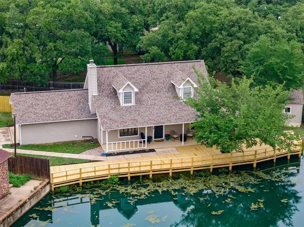 528 Addison Street, Lake Dallas, TX 75065