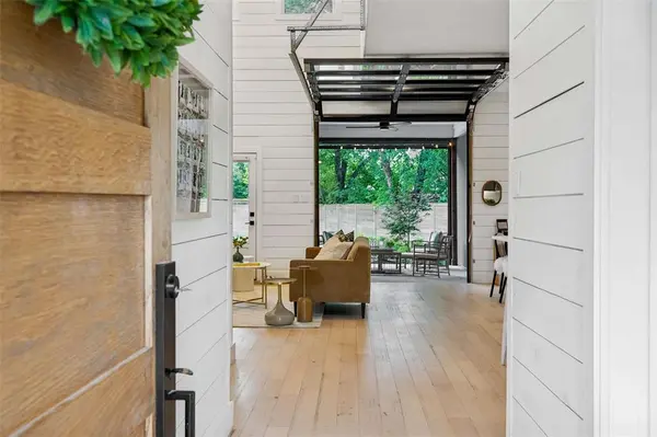 3821 Oaklawn Drive, Fort Worth, TX 76107