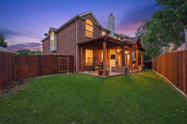 10616 Donnis Drive, Fort Worth, TX 76244