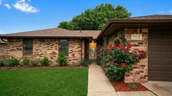 504 Bluebird Lane, Red Oak, TX 75154