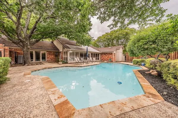 2609 Shadow Ridge Drive, Arlington, TX 76006