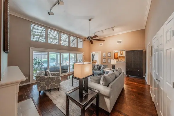 2609 Shadow Ridge Drive, Arlington, TX 76006