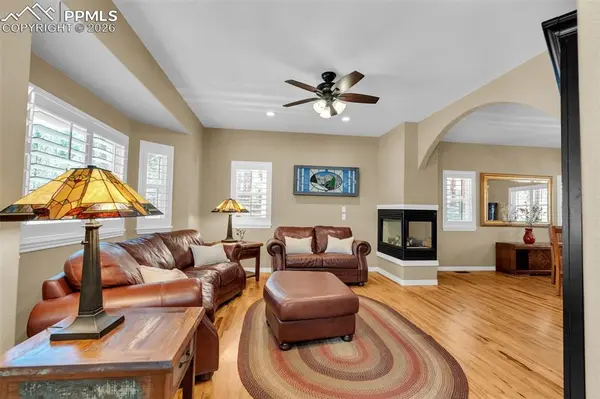 4745 Cheyenne DR, Larkspur, CO 80118