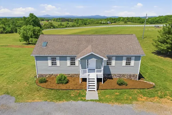 1147 Hickory Cove LN, Moneta, VA 24121