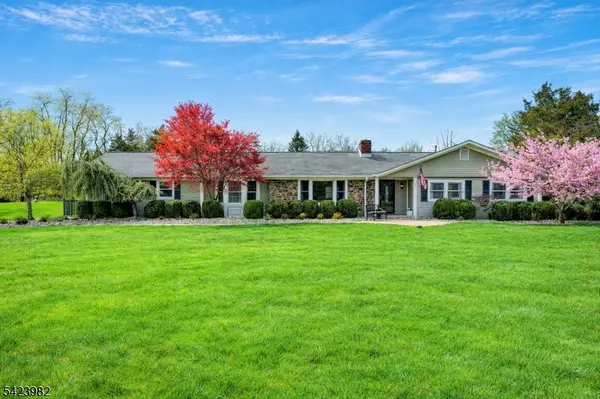 1 DEMOTT DR, Readington Twp., NJ 08889