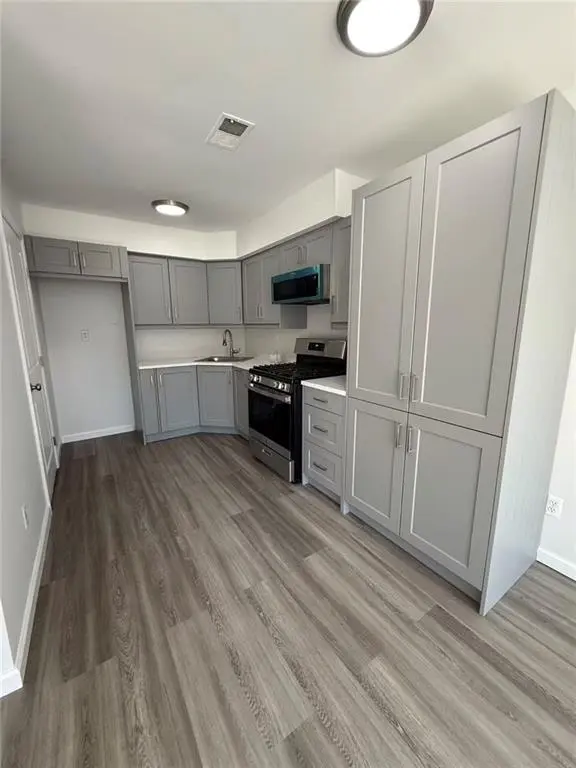 695 Barlow AVE, Staten  Island, NY 10312