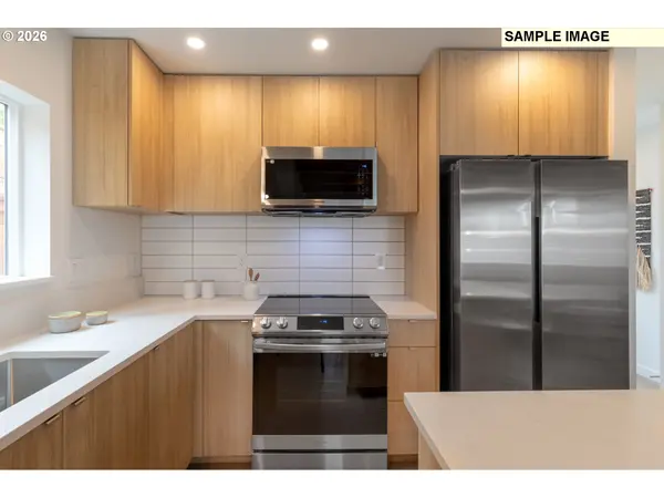 2534 SW CUSTER ST, Portland, OR 97219