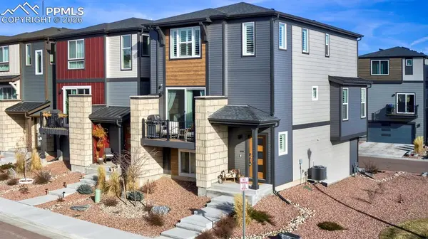 2423 Pony Club LN, Colorado Springs, CO 80922