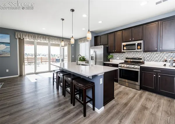 81 S Edge Cliff ST, Castle Rock, CO 80104