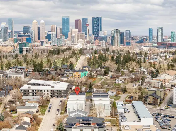 3802 Parkhill PL SW #1, Calgary, AB T2S2W7