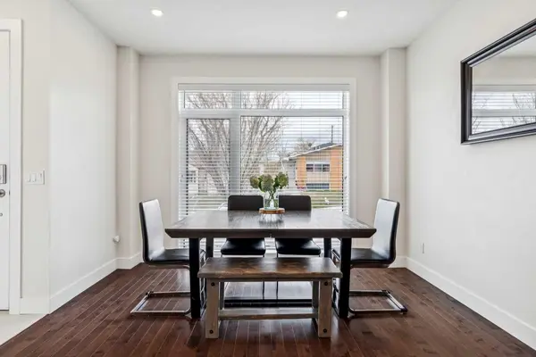 3802 Parkhill PL SW #1, Calgary, AB T2S2W7